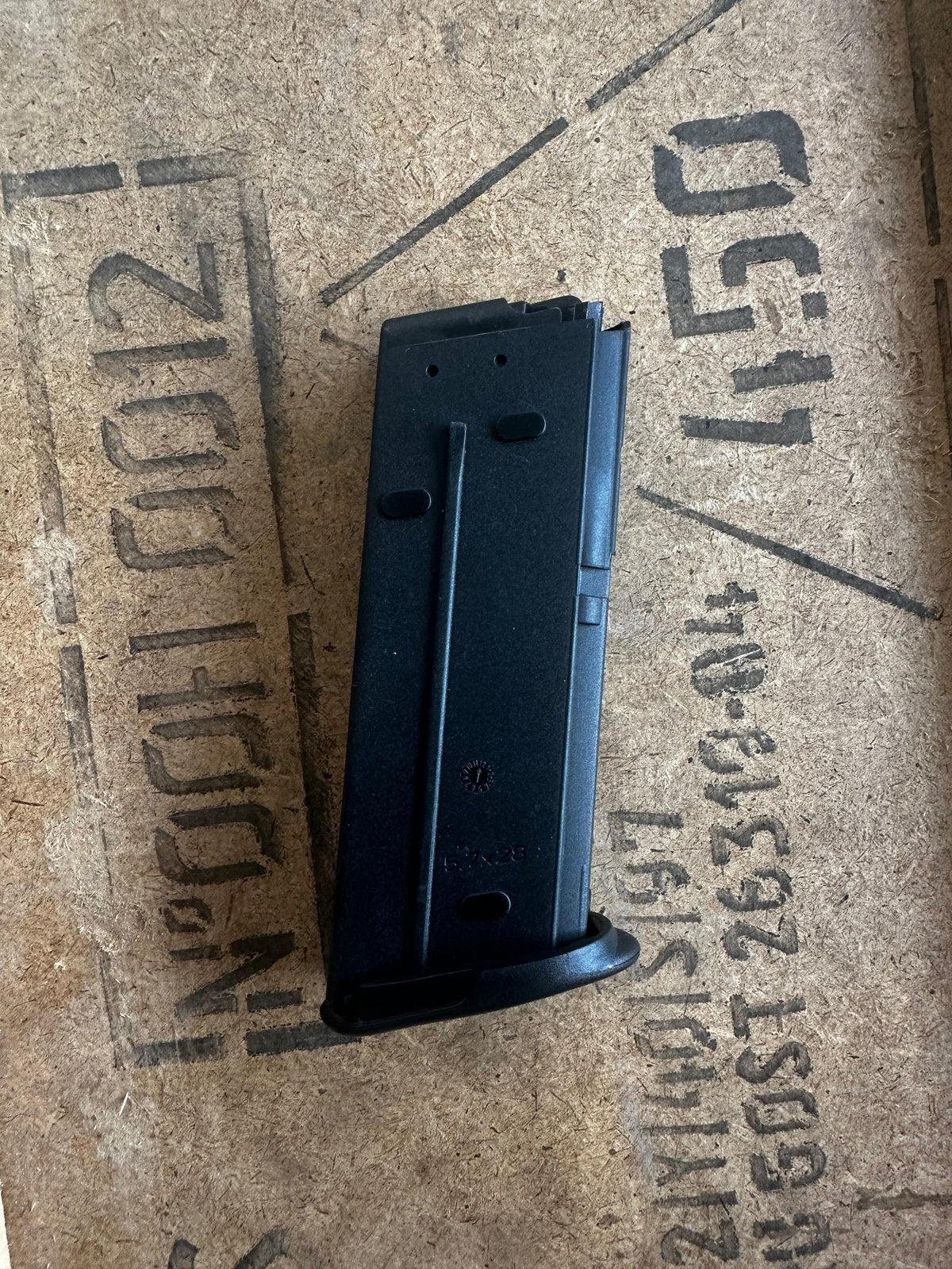 FN Five-seveN 5.7x28mm 19 kapasiteli şarjör